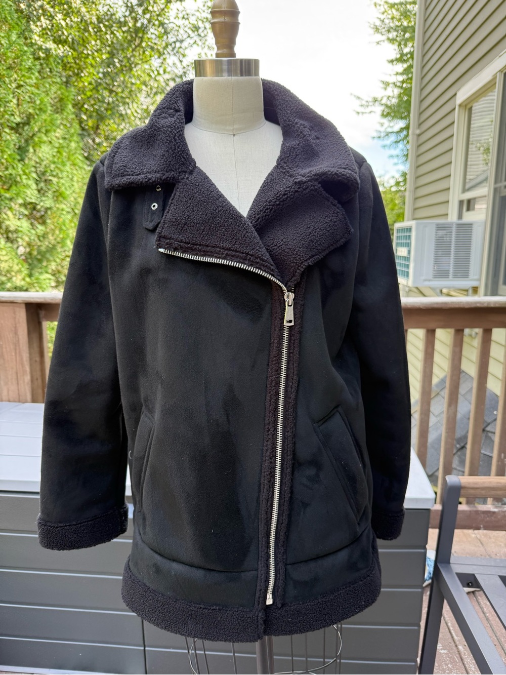 LOFT Black Faux-Sherpa Zip Teddy Jacket